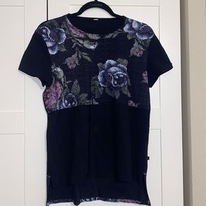 Lululemon black and flora t shirt